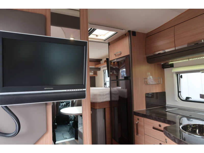 Knaus Sky Wave 700 MEG MET AUTOM. LEVELSYSTEEM  foto: 8
