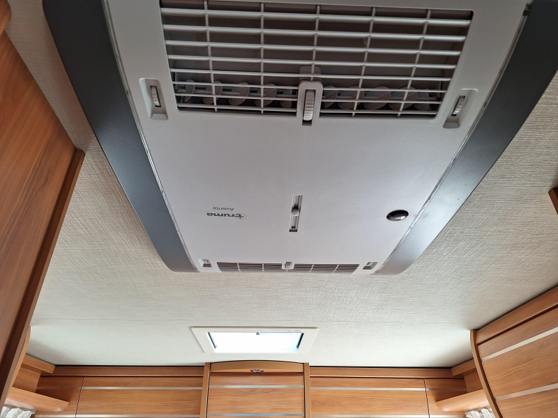 Hymer Tramp 704 SL 2 APARTE BEDDEN-180PK  foto: 11