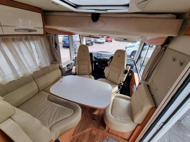 Hymer Exsis 678 | Autom&aacute;tico | Euro-6b | Camas individuales | Cama abatible | C&aacute;mara | Navegaci&oacute;n | &iexcl;Excelente estado! foto: 4