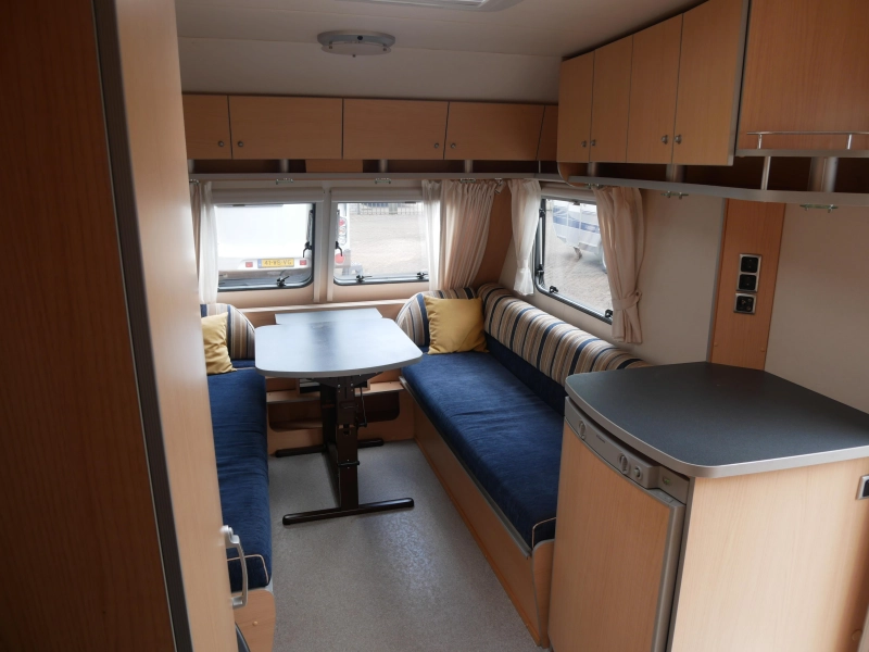 Kip Grey Line Special 44 TCB Incl. mover en voortent  foto: 4