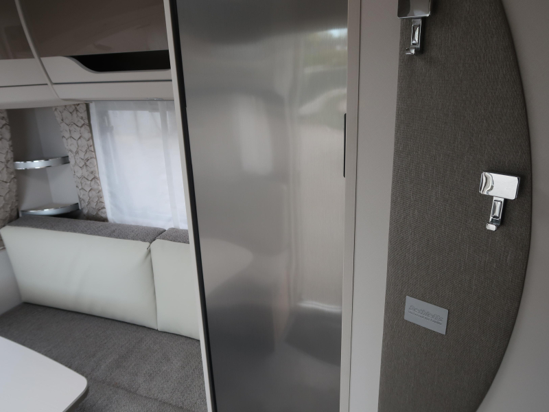 Dethleffs Nomad Avantgarde 460 LE ZGAN EN COMPLEET !!  foto: 17