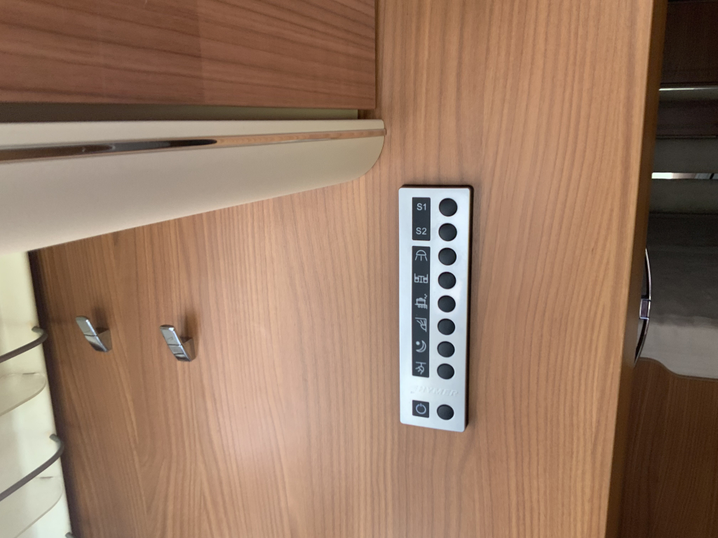 Hymer B 514 SL Star-Edition, AUTOMAAT, Integraal, Motor-airco, Luchtvering, Alko-Max-chassis, Dwarsbed & hefbed Marum Camper centrum on the road  foto: 8