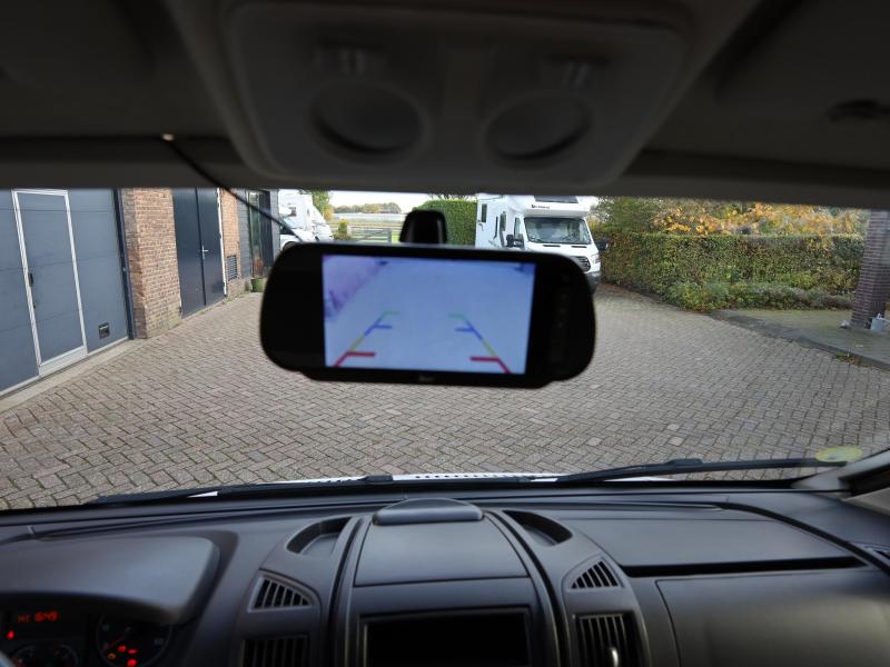 Adria Matrix M 670 SC queensbed + hefbed  foto: 16