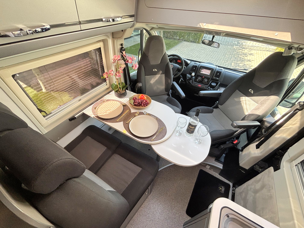 Adria Twin 600 SPT TITAN AUTOMAAT DWARSBED 150PK EURO 5  foto: 1