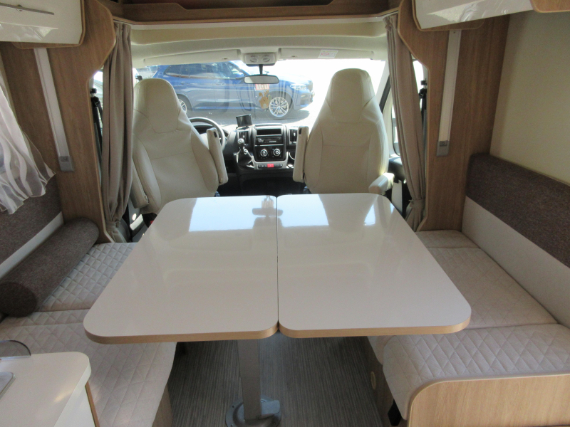 Rimor Seal 66 PLUS Face to Face and Queen Bed photo: 2