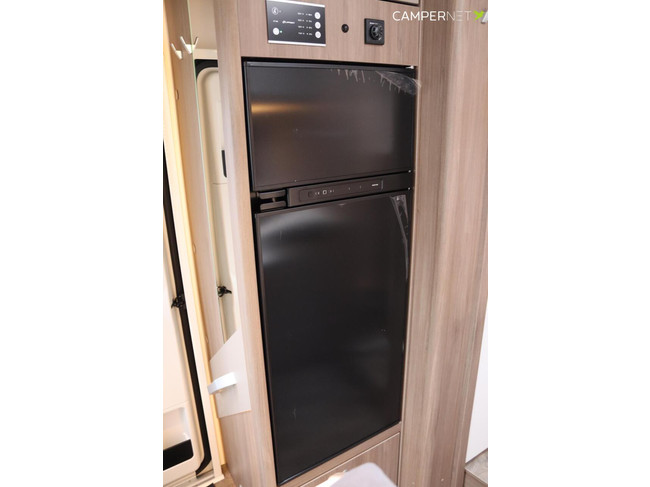 Carado T447 140 PS Automatik | Pro+ Paket | Hubbett | L&auml;ngsbetten | Separate Dusche | Markise | Neu ab Lager lieferbar | Foto: 15