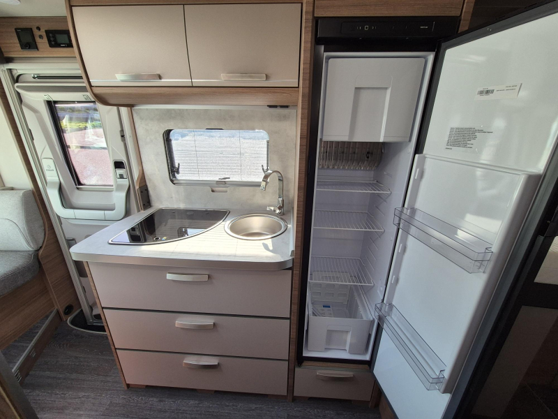 Knaus L!ve I 650 MEG 180 PK luchtgev. stoelen  foto: 9