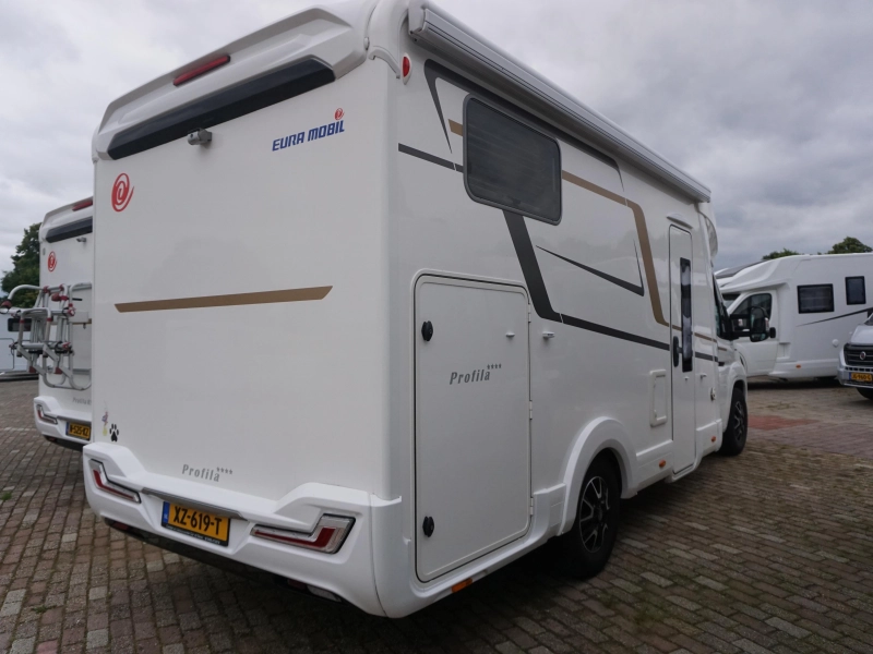 Eura Mobil Profila T 695 EB AUT/1E EIGENAAR Foto: 2