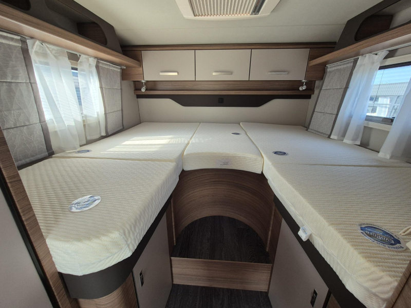 Knaus L!ve I 650 MEG 180 PK luchtgev. stoelen  foto: 12