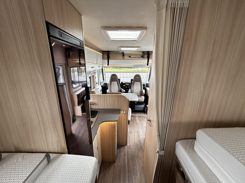 B&uuml;rstner Lyseo Time I 690 G Single beds/Automatic! photo: 8