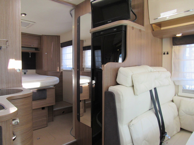Itineo MB700 Fiat Integriert Queensbett und Hubbett Bj. 2016 Foto: 19