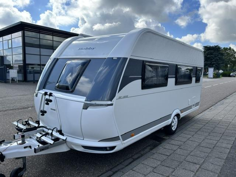 Hobby De Luxe 460 SFF uiterst compleet  foto: 2