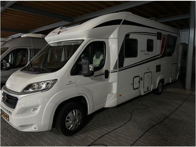 Bürstner Lyseo 734 QUEENSBED+HEFBED 4-PERS  foto: 3