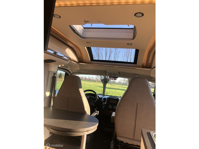 Carthago Malibu 640 Charming GT-Sky-View 160-PK Euro6 Buscamper con camas individuales &iexcl;Estado impecable! foto: 11