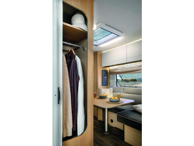 LMC Videro 580 D model 2027 badkamer  foto: 10