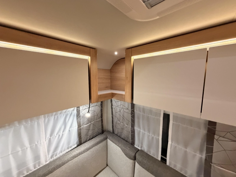 Knaus Sport 450 FU 1800 KG + Cama francesa foto: 6