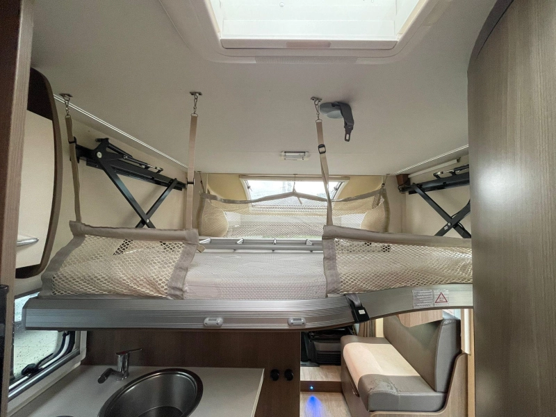 Chausson Flash 625 Cama abatible 52000 km 2015 foto: 18