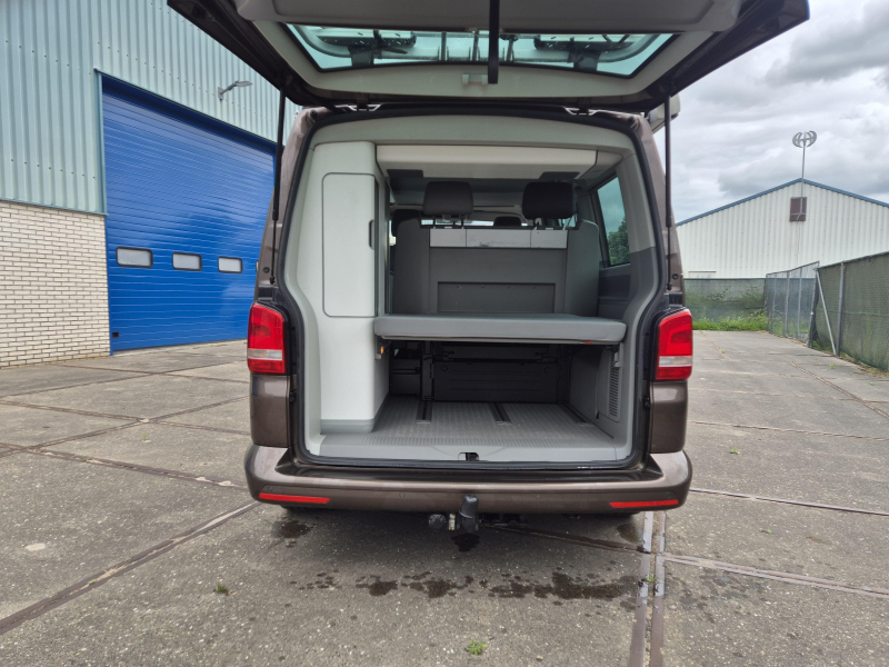 Volkswagen T5 California 180 DSG Foto: 8