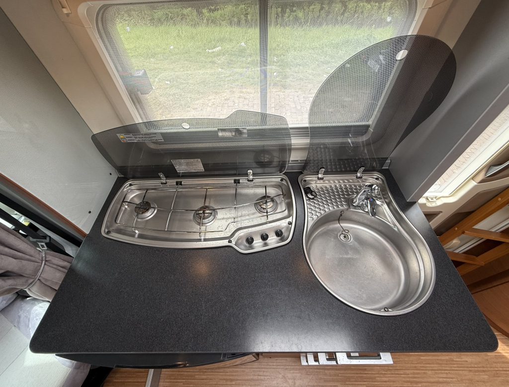 KNAUS Sun ti 650 Meg photo: 5