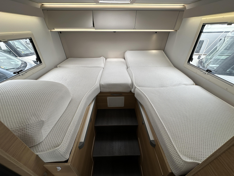 Adria Coral 600 SL 140PK Lengtebedden Garage  foto: 11