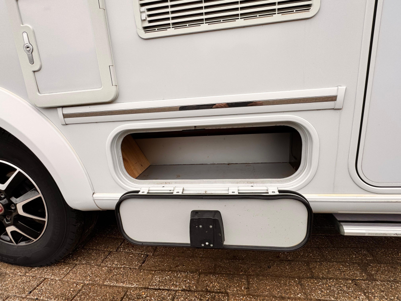 Knaus Sun Ti 700 LX Premium con cama Queen foto: 1