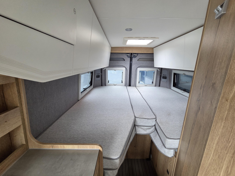 Clever Runner 640 Skyroof 180HP Busbiker photo: 19
