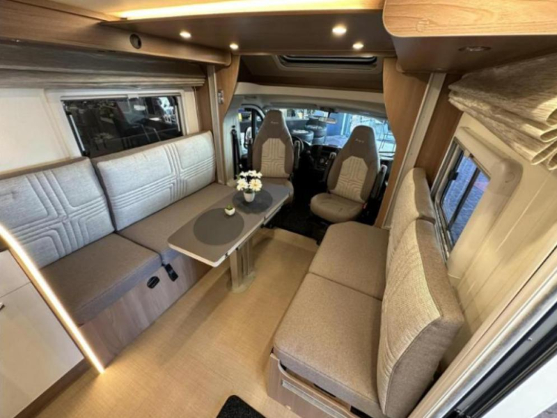 Bürstner Lyseo Harmony Line 684 G FACE TO FACE & ZEER RUIM  foto: 1