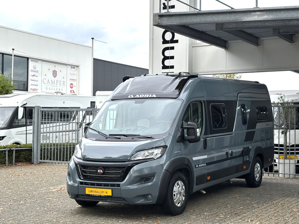 Adria Twin Supreme 640 SLB ENKELE BEDDEN FIAT 8 TREKHAAK foto: 4