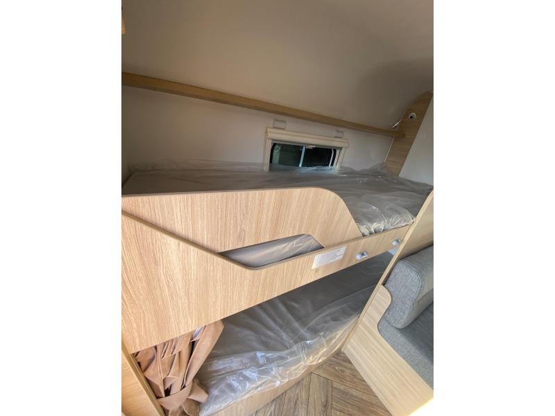 Caravelair Sport Line 476 Stapelbed Gezinscaravan 