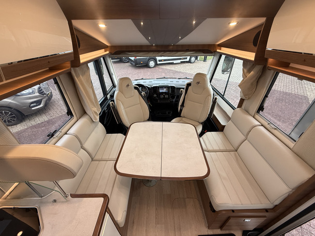 RAPIDO 896 F 160 PK face to face slechts 12.000 dkm Queensbed+hefbed luifel 2x tv camera grote garage dakairco Truma hordeur foto: 13