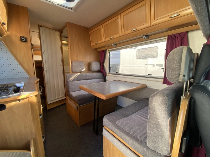 Hymer Camp 644 G 6 pers GROTE GARAGE 2,8  foto: 8