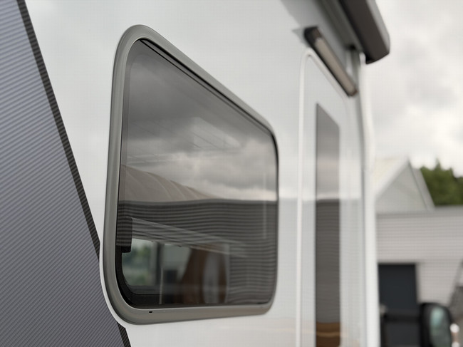 Knaus Live Wave 650 MEG Black Select Foto: 9