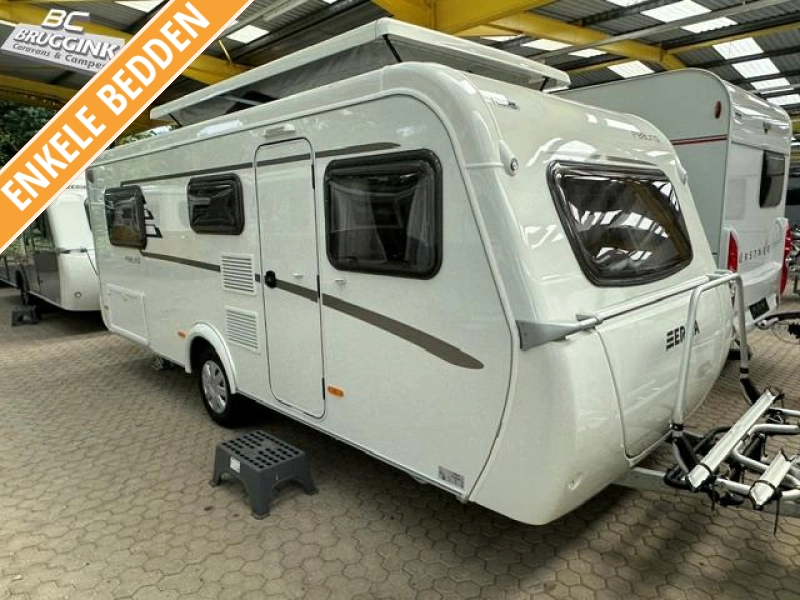 Eriba Feeling 442 CAMAS INDIVIDUALES TECHO ELEVABLE foto: 0
