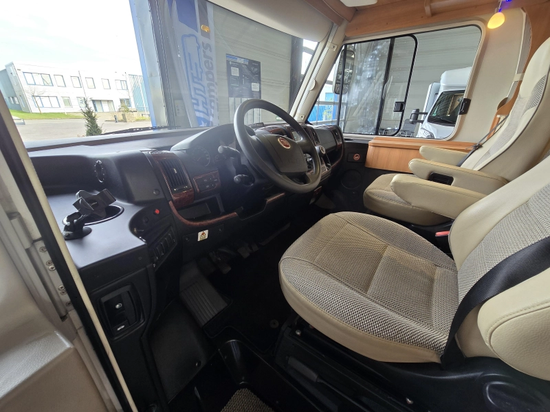 Hymer BML in top staat 2014  foto: 11