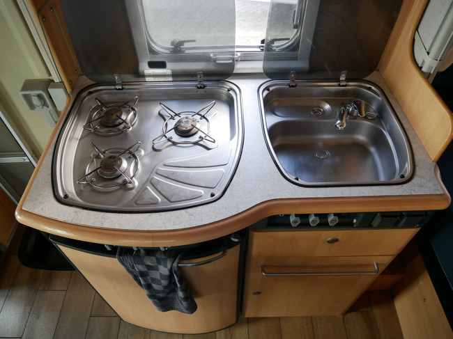 Dethleffs H 5940 Esprit, Cama francesa, Garaje foto: 12