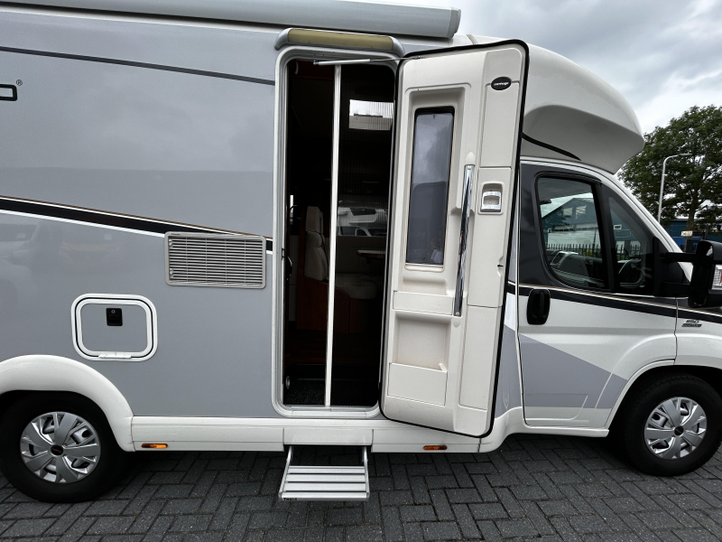 Carthago Chic C-Line I 4.2 Dwarsbed/2015/Euro-5/6.7M  foto: 5