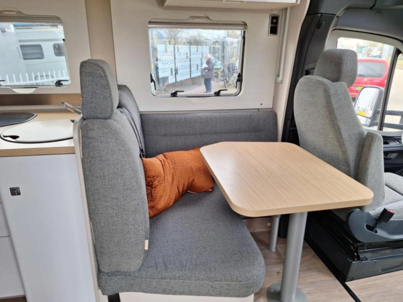 Hymer Tramp S 585 HEFBED + LENGTE BEDDEN  foto: 5