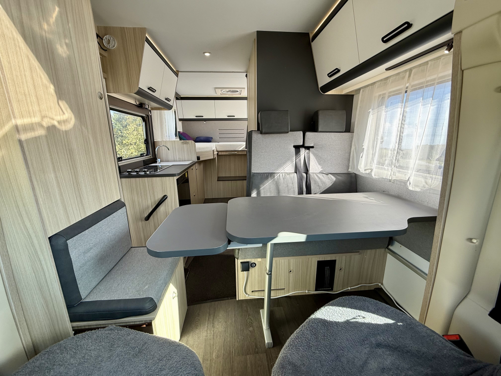 SUN LIVING S-SERIES S 65 SL photo: 2