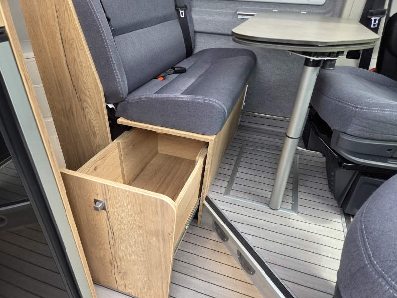 Clever Runner 640 Skyroof 180HP Busbiker photo: 11