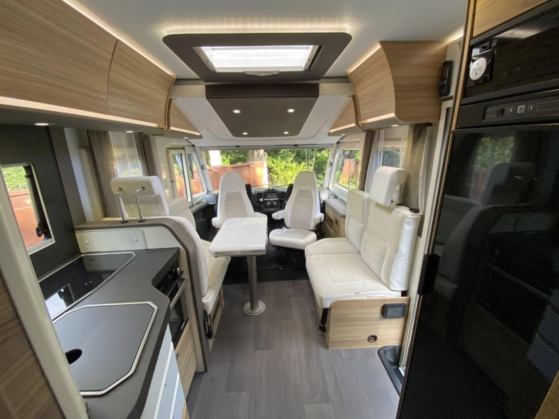 Adria Sonic Plus 700 DC Automaat | Dakairco Level  foto: 13