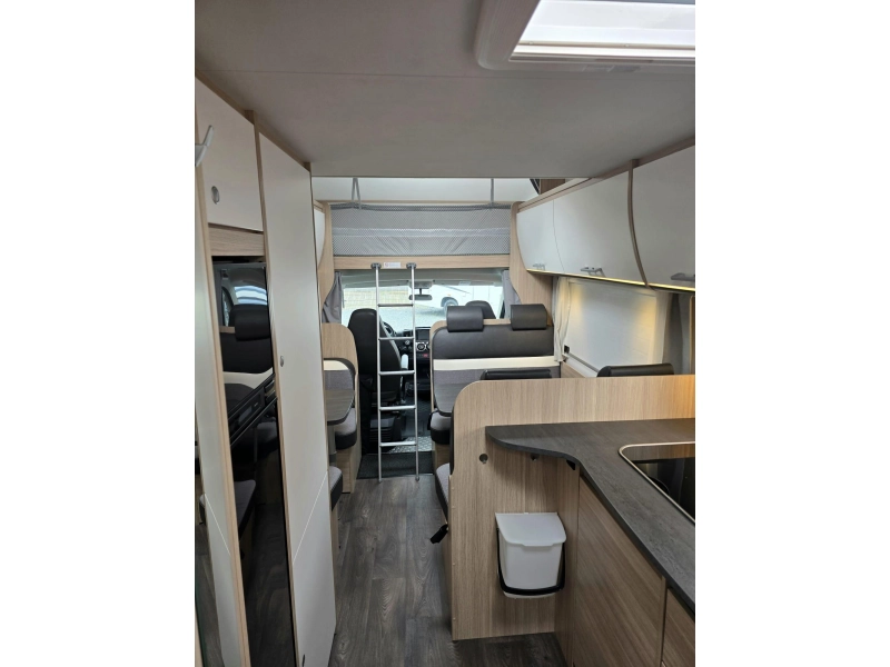 Sunlight A 72 6 seatbelts and berths photo: 5