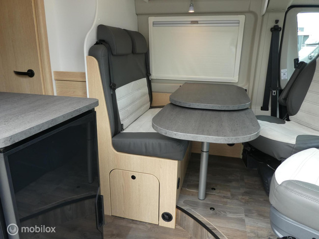 Sunlight Hymer Cliff 640 Adventure Edition Autom&aacute;tico foto: 14