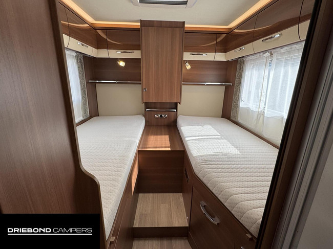 LMC I735 Explorer Automaat Enkele Bedden Hefbed Zonnepaneel Maxxfan Construct foto: 2