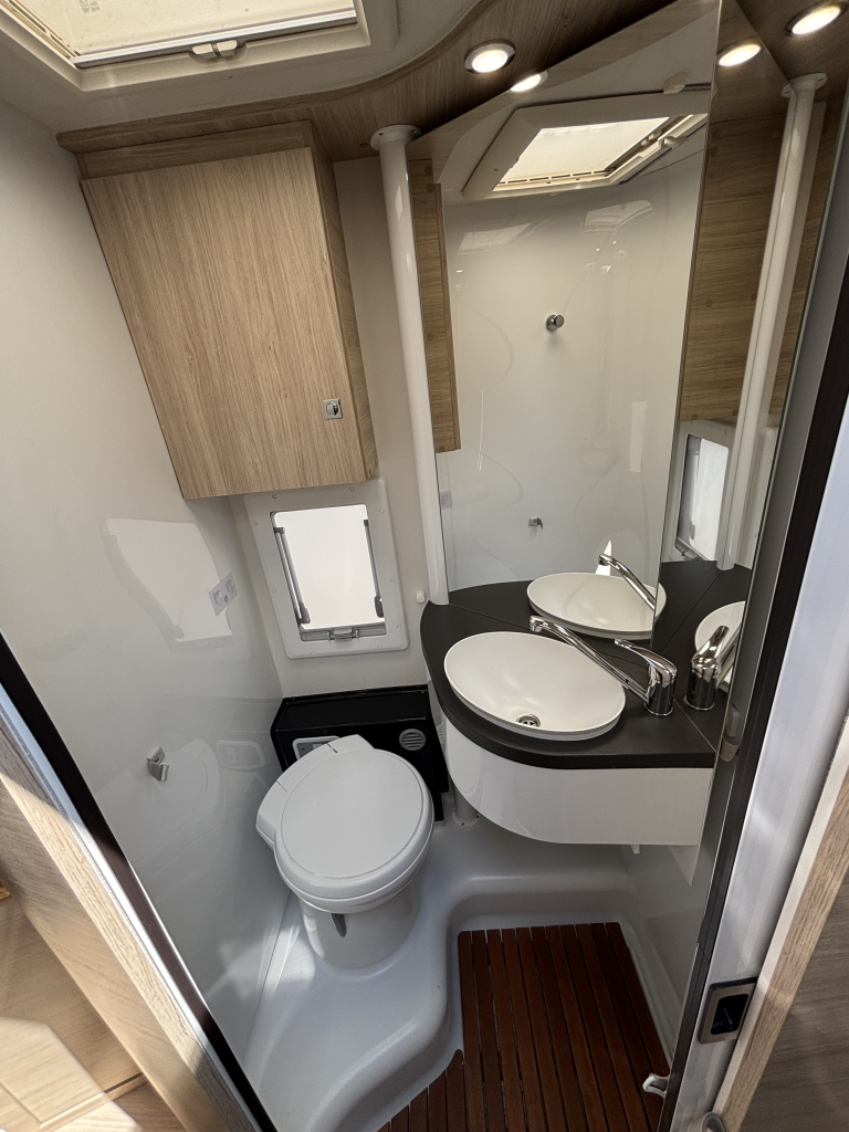 Challenger Graphite 287GA 9T AUT ENKELE BEDDEN+HEFBED 5 PERS foto: 9