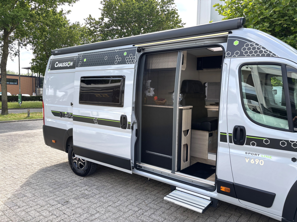 Chausson Sport Line 690 9-SPEED AUTOMATIC LIFT BED FIAT 8 180HP photo: 6
