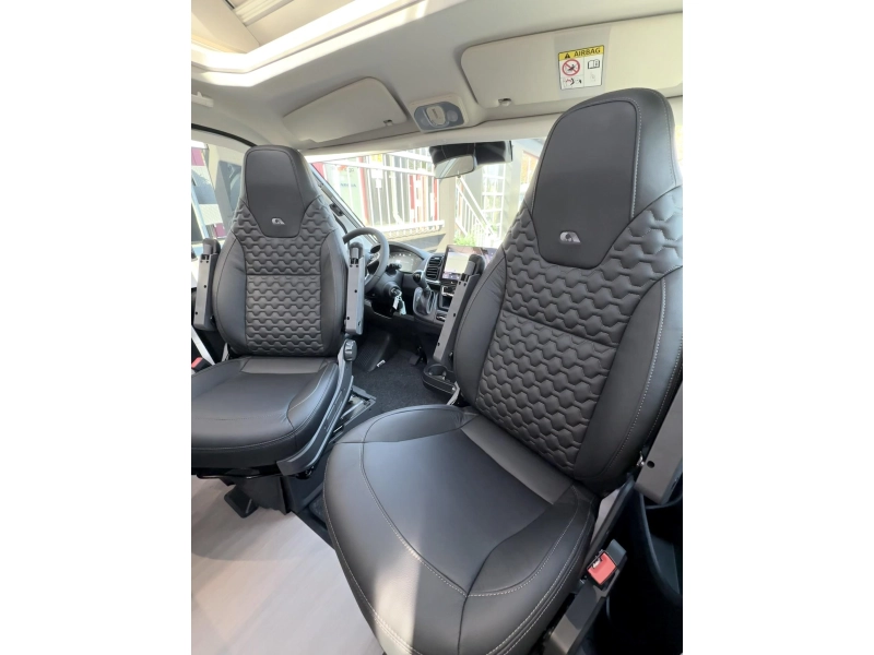 Adria Coral Supreme 670 DL - 180 PK photo : 8