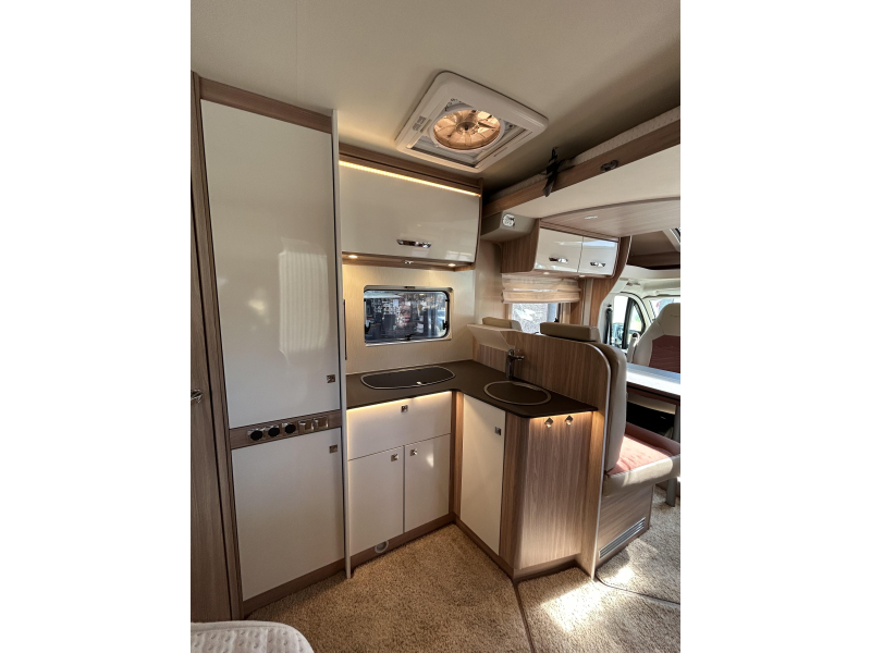 Bürstner Delfin T 660 zeer nette camper  foto: 12