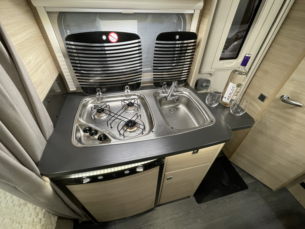 Caravelair Antares Titanium 390 DWARBED 1e EIGENAAR  foto: 8