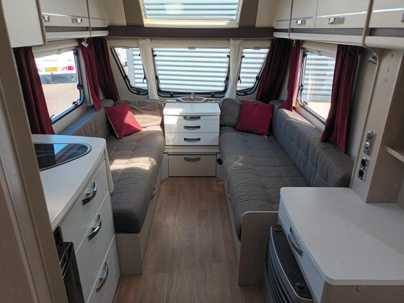 Swift Mondial 420 SE Foto: 2
