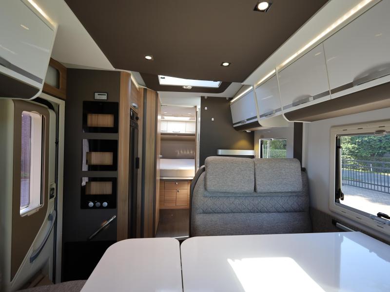 Adria Matrix Newline 670 SC Queensbed + hefbed  foto: 2